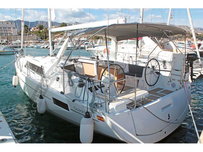 Sailboat Oceanis 41 for charter in Palma