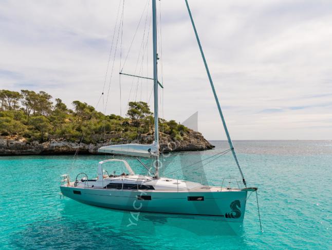 Segelyacht Oceanis 41.1 chartern in Port de Pollenca town