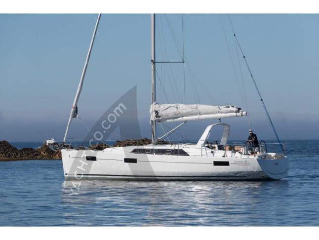 Segelboot Oceanis 411 Yachtcharter in Capo d Orlando Marina