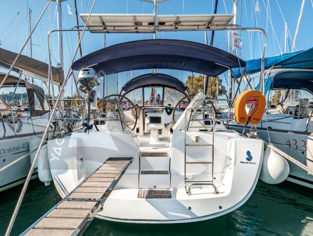 Sailboat Oceanis 423 available for charter in Palairos