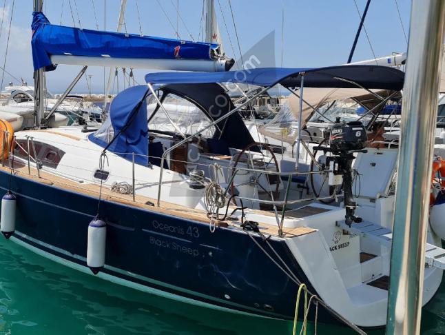 Sailing yacht Oceanis 43 available for charter in Baska Voda