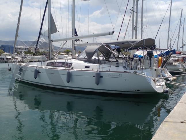 Sailing yacht Oceanis 43 for charter in Elefsina Nautical Club