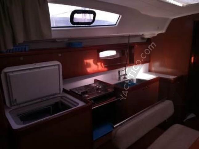 Segelyacht Oceanis 43 Yachtcharter in Neapel