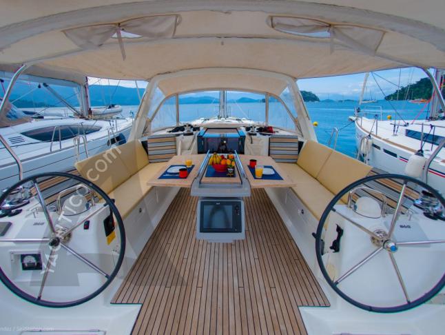 Yacht Oceanis 45 for rent in Paraty