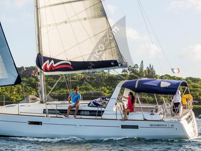 Sailing yacht Oceanis 45 for hire in Road Town  