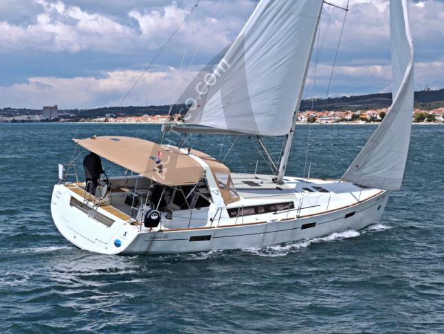 Segelboot Oceanis 45 chartern in Marina Dalmacija