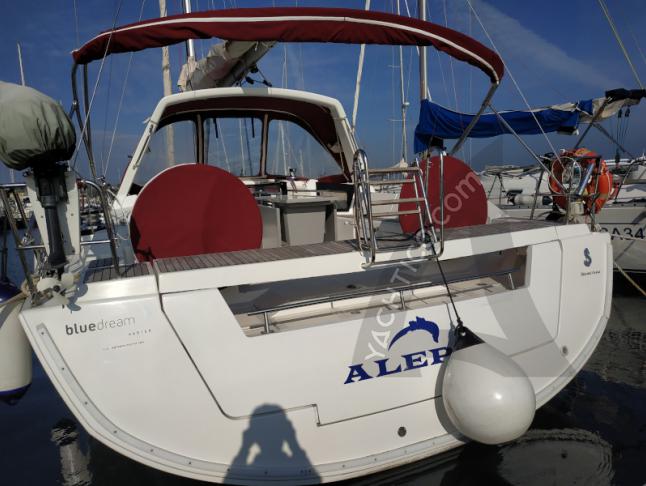 Sailboat Oceanis 45 available for charter in Procida