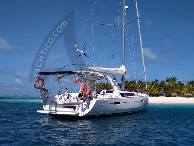 Yacht Oceanis 45 available for charter in Marina di Sant Elmo