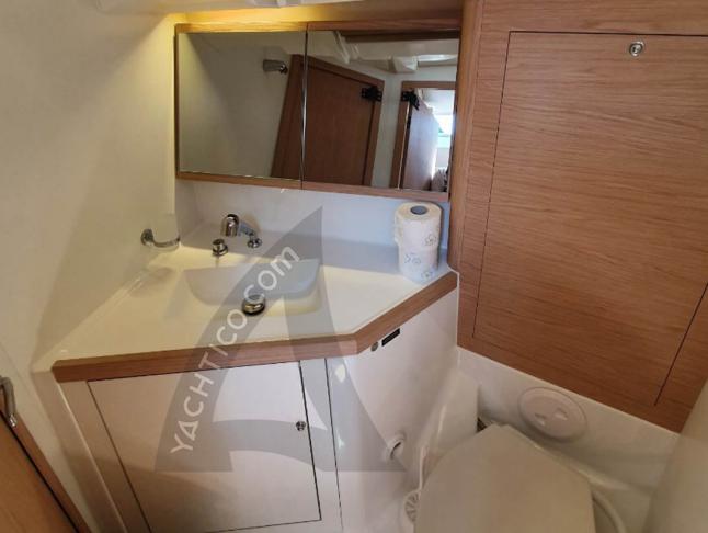 Yacht Oceanis 46.1 for hire in Komolac