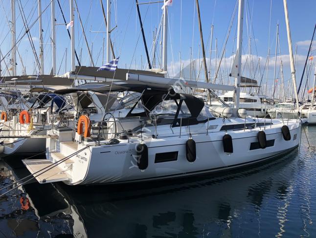 Sailing boat Oceanis 51.1 for rent in Alimos Marina Kalamaki