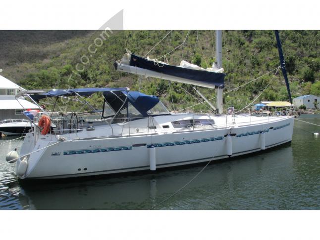 Sailing boat Oceanis 54 for hire in Marina Le Marin