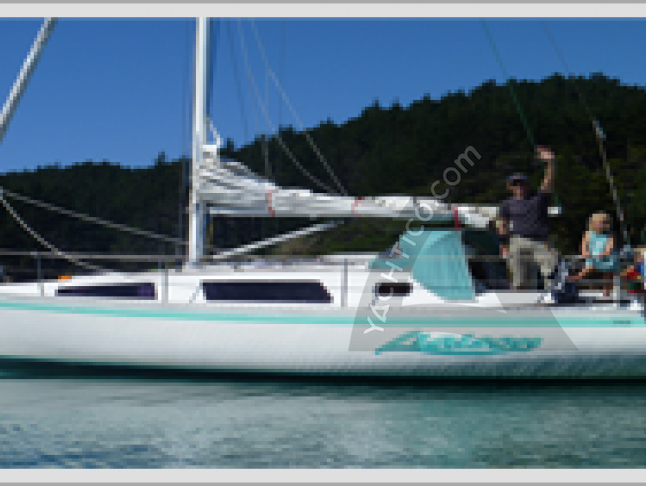 Sailing yacht Raven 31 for rent in Bay of Islands Marina