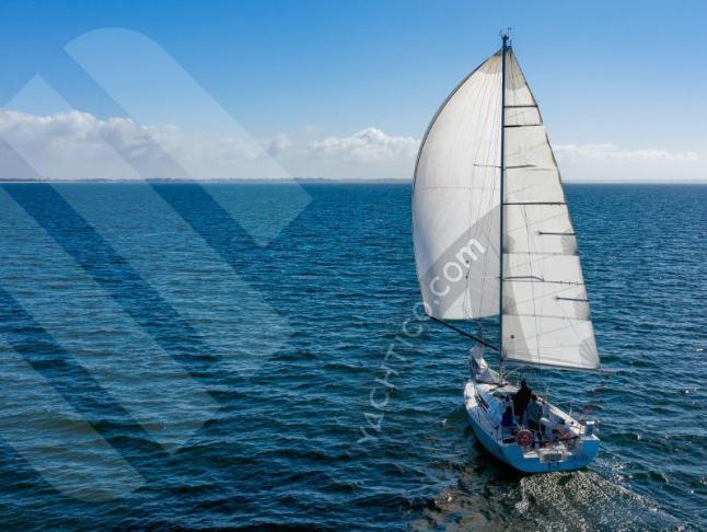 Yacht Sun Fast 3200 for hire in La Trinite sur Mer