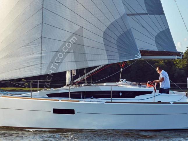 Yacht Sun Odyssey 319 chartern in La Trinite sur Mer Hafen