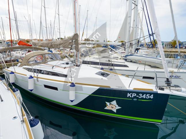 Segelboot Sun Odyssey 349 Yachtcharter in Marina Pirovac