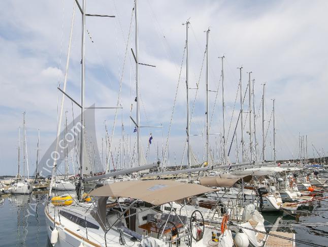 Yacht Sun Odyssey 349 for hire in Murter