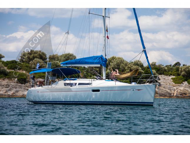 Yacht Sun Odyssey 36i available for charter in Volos Harbour