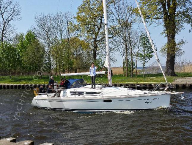 Sailing yacht Sun Odyssey 36i for hire in Heiligenhafen