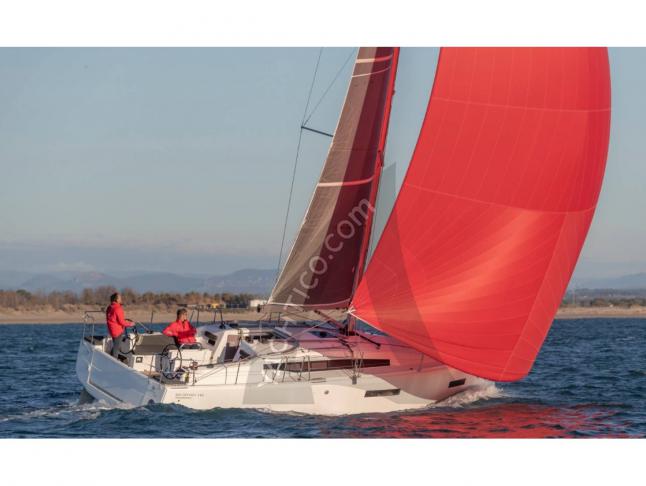 Segelboot Sun Odyssey 380 Yachtcharter in Olbia