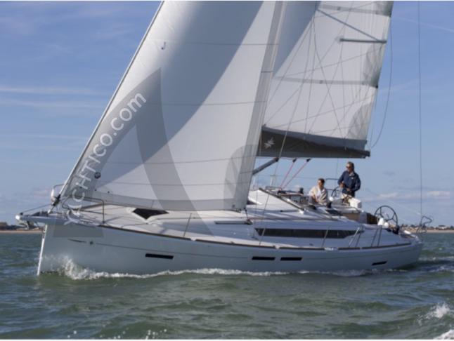 Yacht Sun Odyssey 419 chartern in Club Nautic Costa Brava