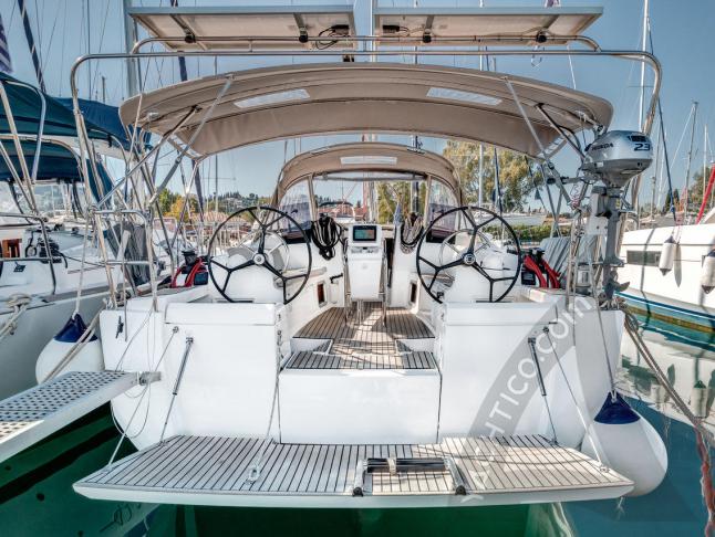 Sailing boat Sun Odyssey 419 for rent in Palairos