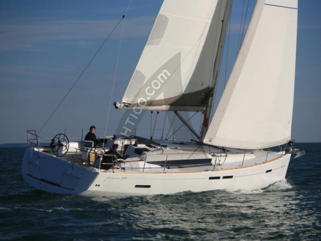 Yacht Sun Odyssey 439 chartern in Marina Porto di Roma