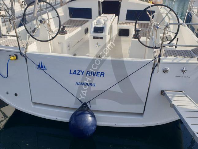 Sailing yacht Sun Odyssey 440 for charter in Palma