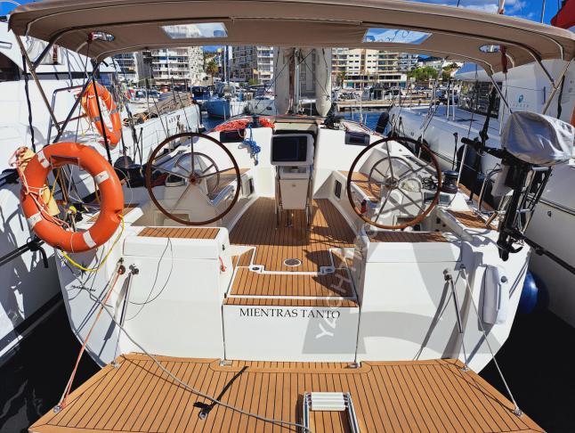 Yacht Sun Odyssey 449 chartern in Sant Antoni de Portmany