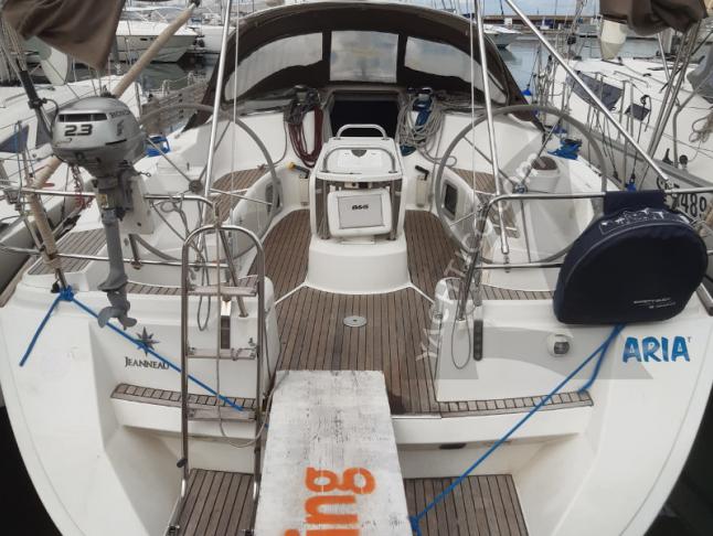 Yacht Sun Odyssey 45 for charter in Puntone