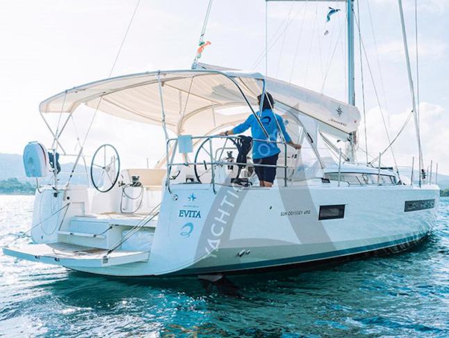 Sailing boat Sun Odyssey 490 for rent in Portisco
