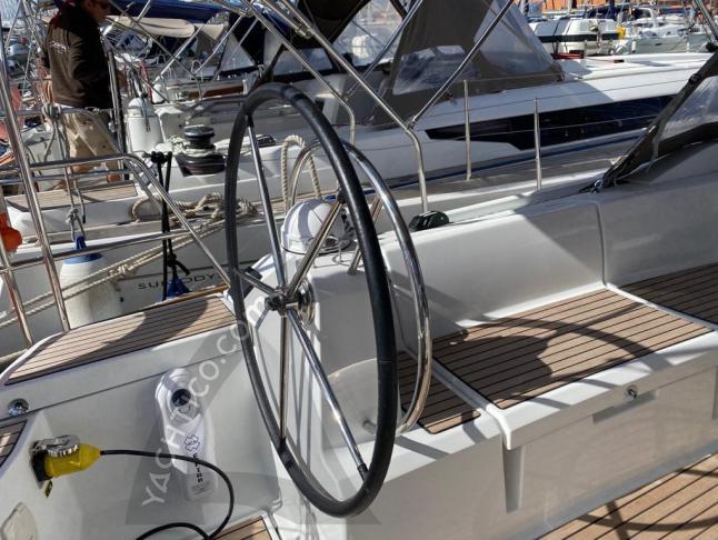 Yacht Sun Odyssey 519 available for charter in Palma