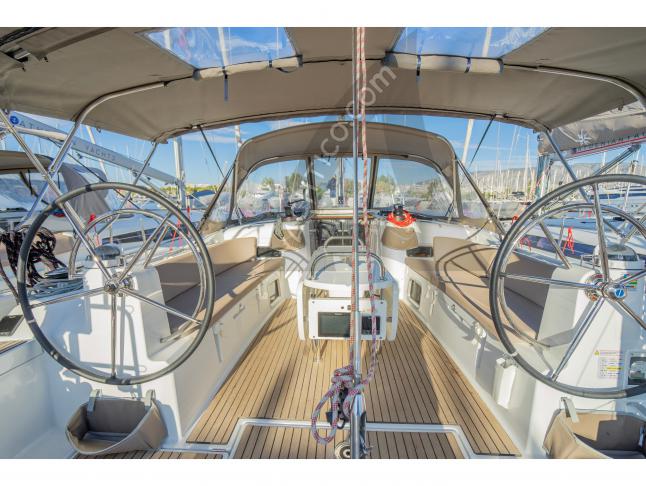 Yacht Sun Odyssey 519 chartern in Benitses