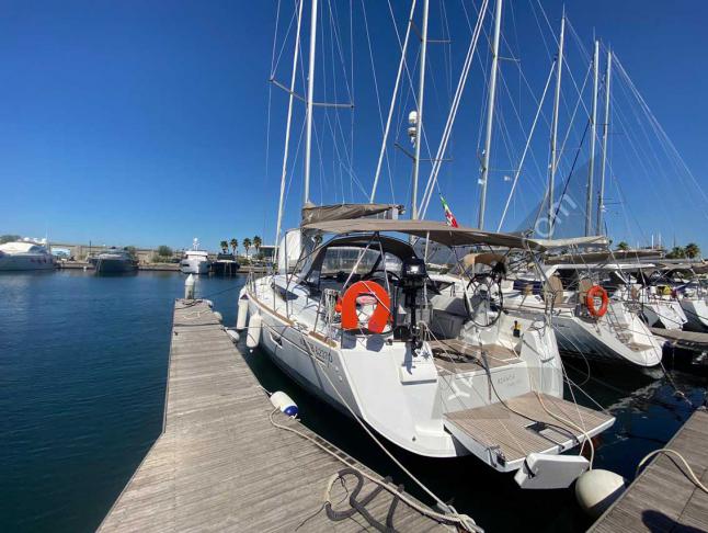 Sailing yacht Sun Odyssey 519 available for charter in Castellammare di Stabia