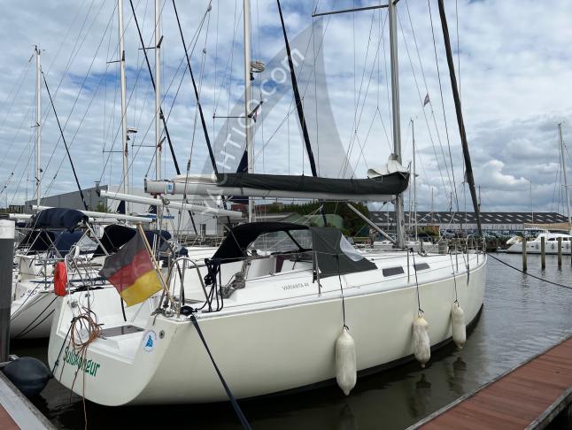 Yacht Varianta 44 for hire in Lemmer