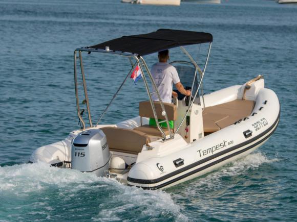 Motorboot Tempest 600 Yachtcharter in Zadar-152441-0