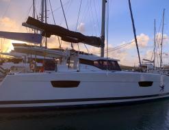 Katamaran Astrea 42 chartern in Nanny Cay Marina