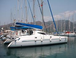 Kat Athena 38 chartern in Adakoy Marina