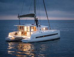 Katamaran Catspace chartern in Le Marin