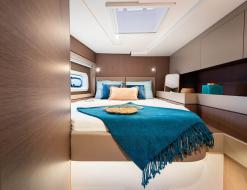 Kat Bali 4.6 Yachtcharter in Eden Island Resort