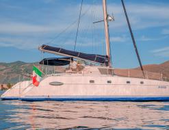 Catamaran Belize 43 for hire in Palermo