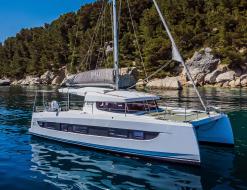 Kat Catsmart chartern in Marina Kastela