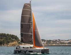 Cat Excess 11 available for charter in Toulon