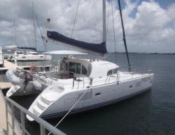Catamaran Lagoon 380 for rent in Marina Cienfuegos