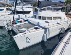 Catamaran Lagoon 380 for rent in Pointe a Pitre