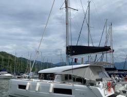 Cat Lagoon 40 for hire in Paraty