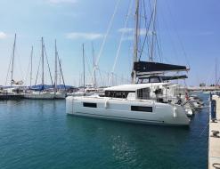 Kat Lagoon 40 chartern in Nanny Cay Town