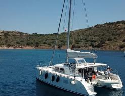 Katamaran Lagoon 400 Yachtcharter in Marina Alimos Kalamaki