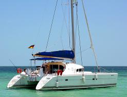 Catamaran Lagoon 410 for rent in Marina Cienfuegos