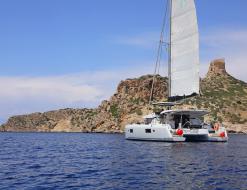 Catamaran Lagoon 42 for hire in Marina Veruda
