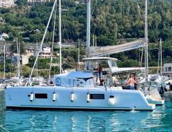 Katamaran Lagoon 42 chartern in Yaiza Village